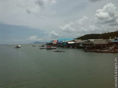 Baan Bang Phat village  sur  pilotis
