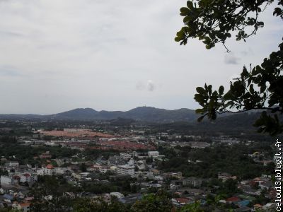 La vue de Phuket depuis Rang Hill avec toujours Big Boubou au fond