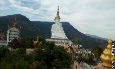 L originalité de ce Temple , ses 5 Bouddha