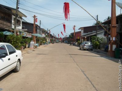 La rue principale de Kho Lanta Town