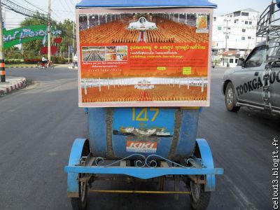 Et des Tuk-Tuk avec un drole de transmission et freinage