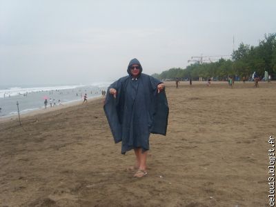 sur  la plage de Kuta