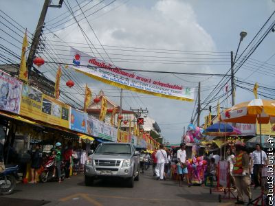 la rue du quartier Chinois où se déroule le Festival