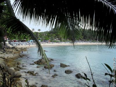 Nai Harm , ses parasols et transats