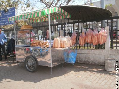 On est partit en 1954 du Laos mais les baguettes sont restees