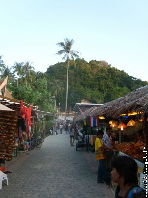 Une des plus belles rues de Phi Phi