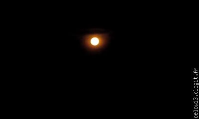 Apres la lune blanche de Samet , la lune rousse de Nong Phai