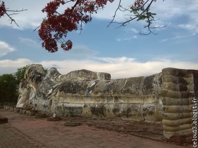 Le grand Bouddha couché d Ayutthaya